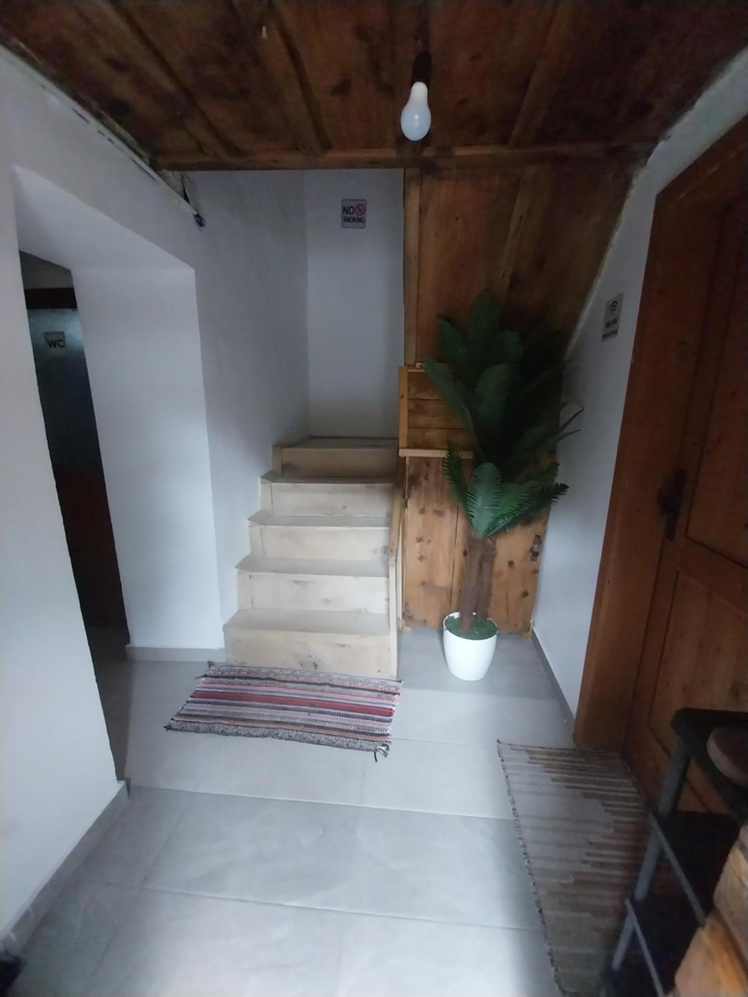 Guesthouse Dritan Tethorja Theth Exterior photo